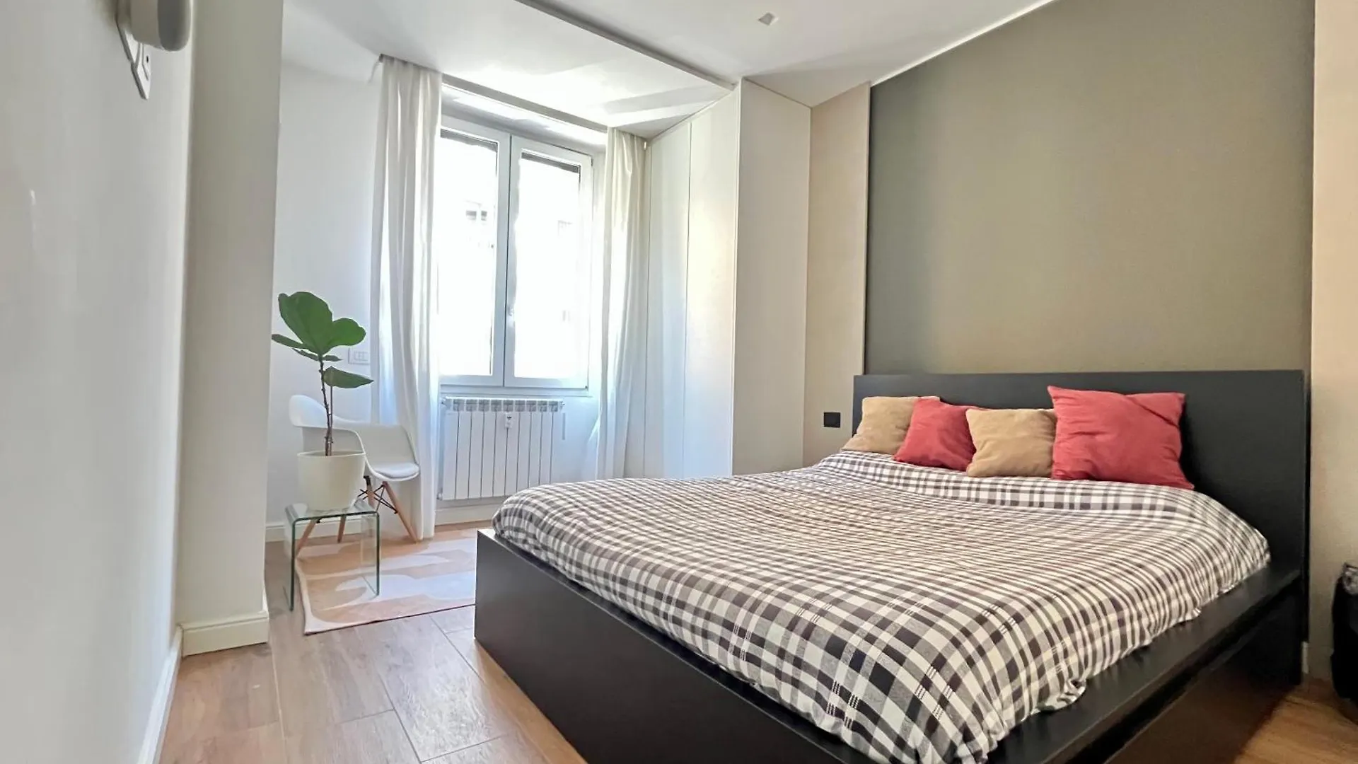 Ferienwohnung Big Luxury - California M4 Mailand Apartment